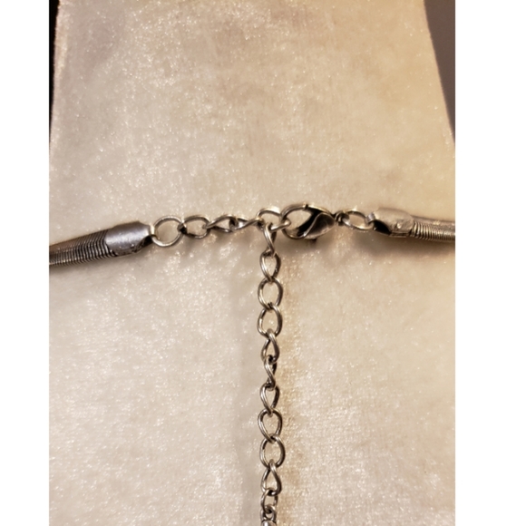 🌸 4/$50 Chunky Hammered Silver Statement Necklace - Picture 4 of 9